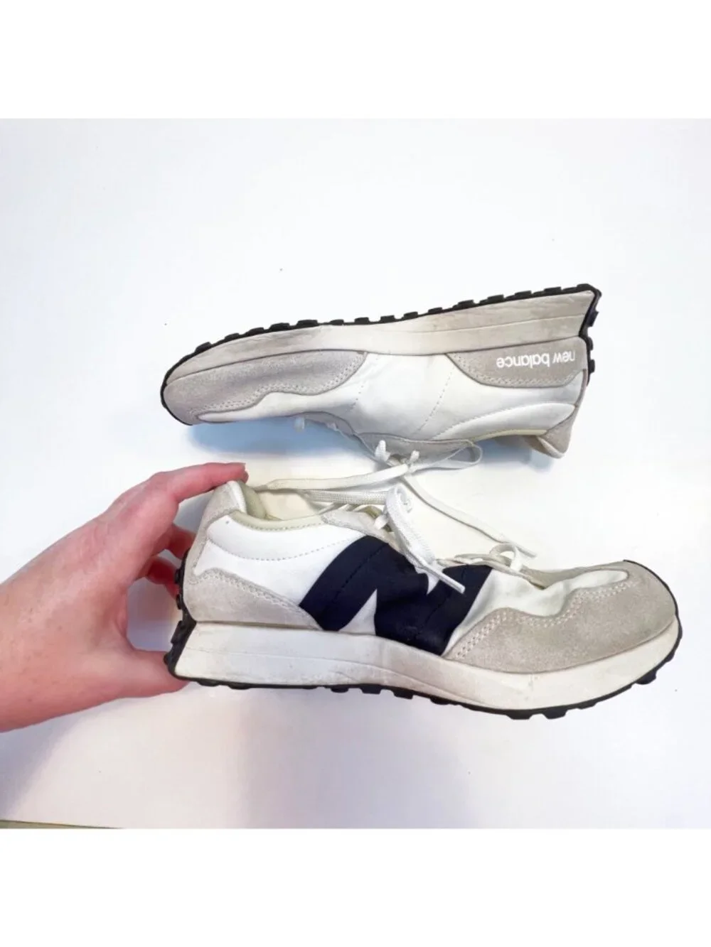 New Balance Classics 327, Size 6